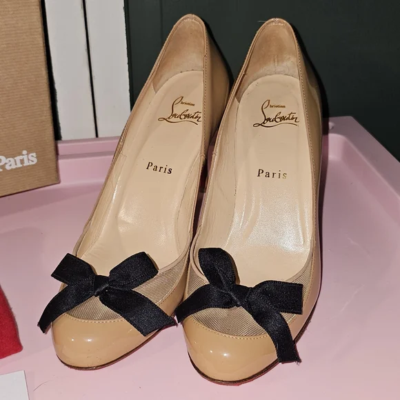 Christian Louboutin Tan Stiletto Heels with Bow Detail - Picture 3 of 9